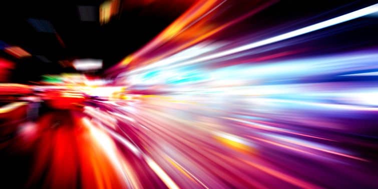 Speed Of Light Captured On Slow Motion Tape At 10 Trillion FPS