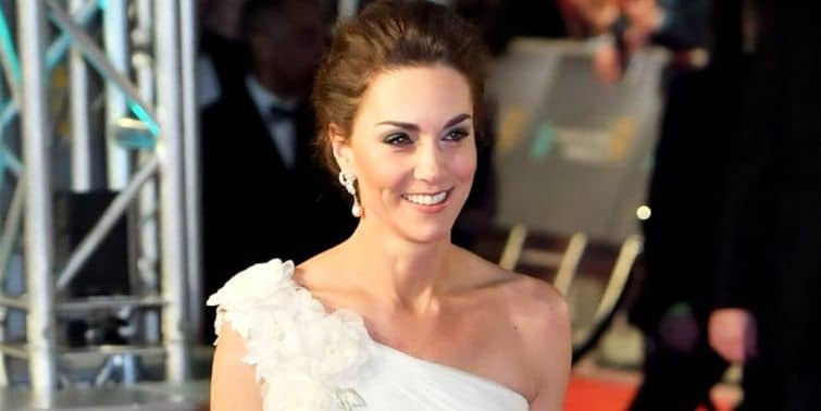 BAFTA-2019-Kate-Middleton-Stuns-In-Pearl-White-Gown-And-Princess-Dianas-Earrings